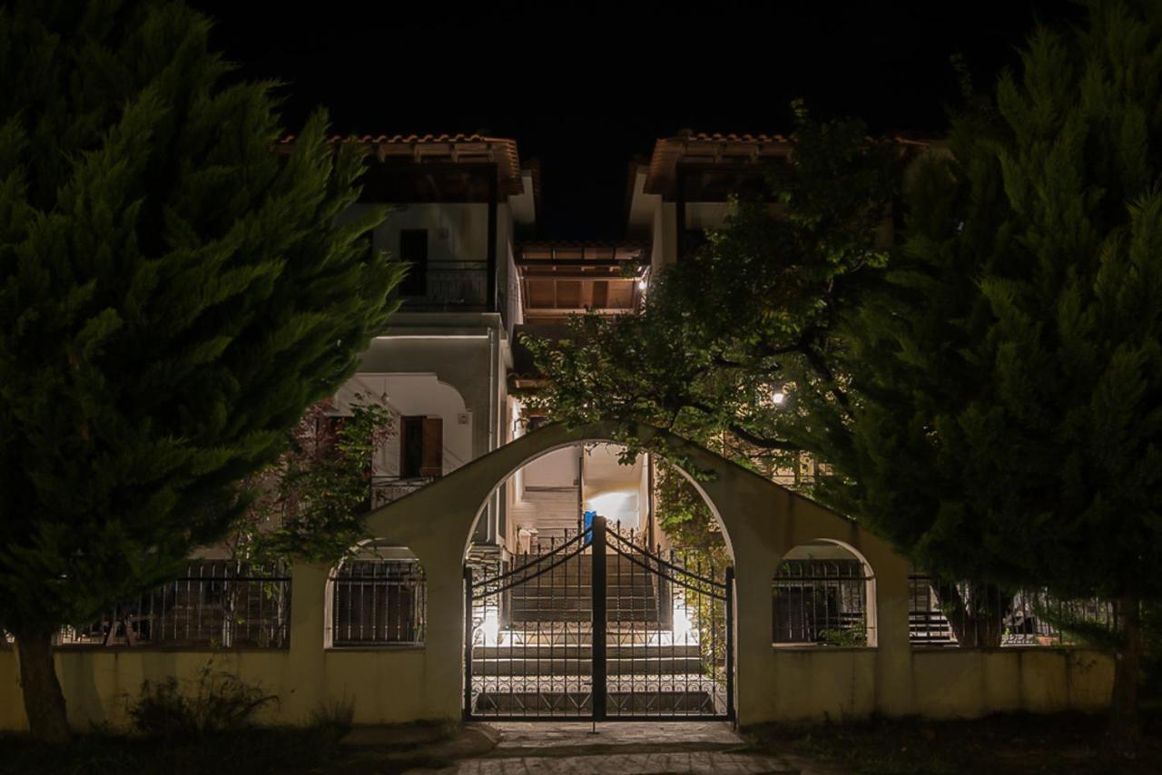 Seasidelongo Houses 1 Min From The Beach Of Nikiti ภายนอก รูปภาพ